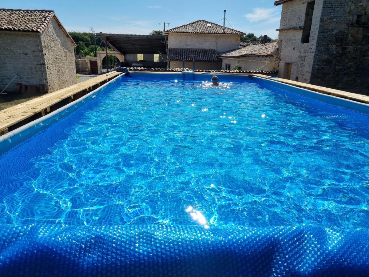 Le Verger Des Noyer Relaxing Getaway With Private Pool Mairé-l'Eveseault Extérieur photo